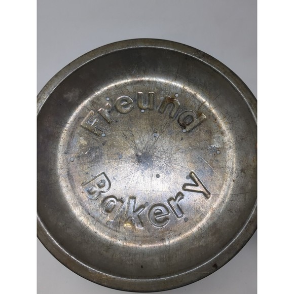Freund Bakery Tin Metal Pie Pan 9” St Louis Missouri Kitchen Jewish Decor VTG - Picture 3 of 9